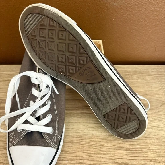 Grey Converse All Star Low top sneakers, Women’s Size 10 - Picture 2 of 8